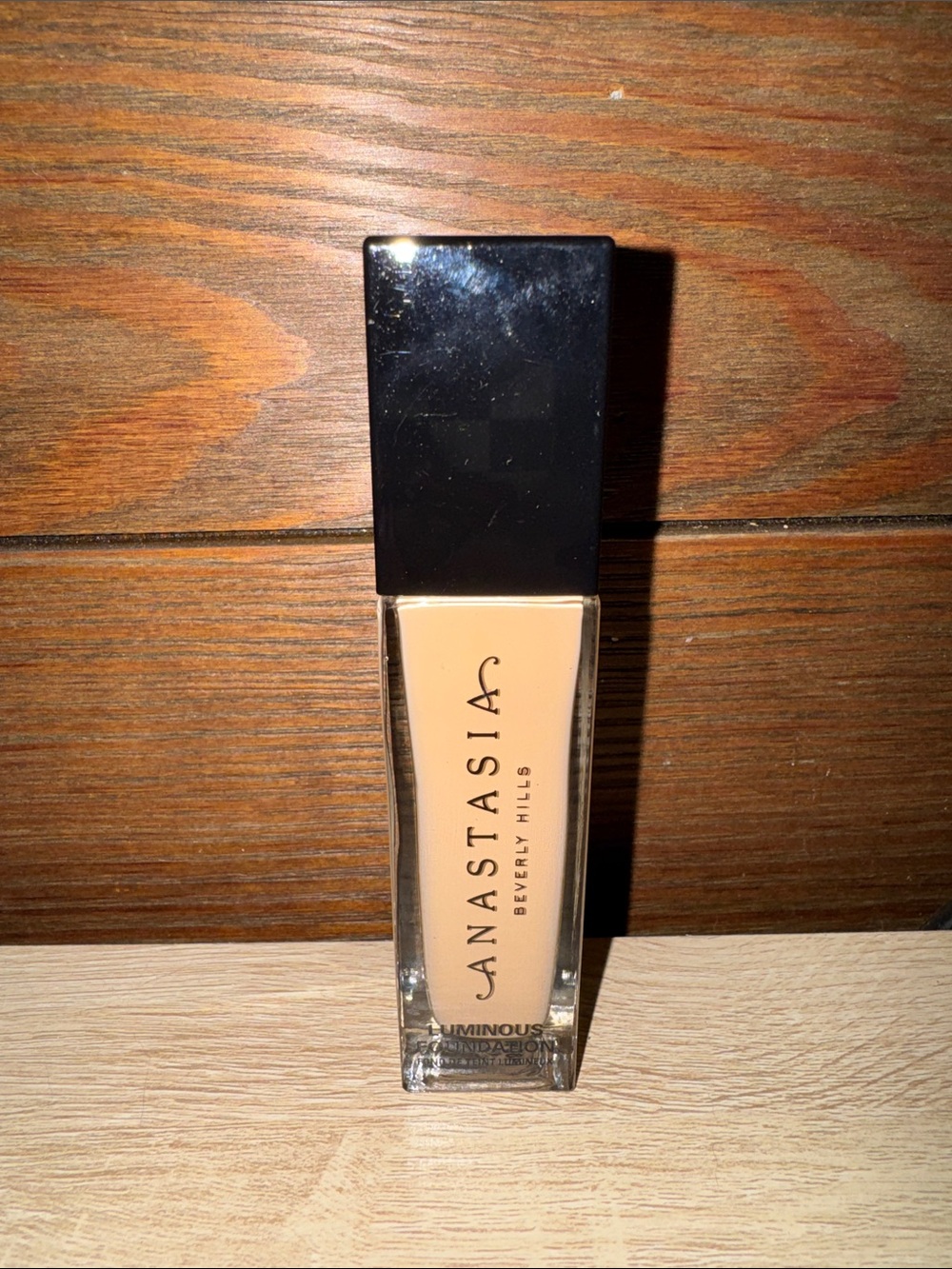 Anastasia Beverly Hills Luminous Foundation 220N